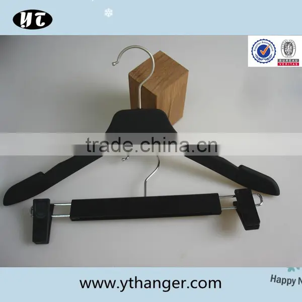 White Good Quality Plastic Hanger and Pants Hanger for Wholesale photo-2