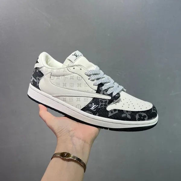 AJ1 Travis Scott x Air Jordan 1 ” Reverse Mocha photo-2