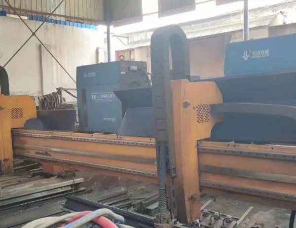 Second-hand Gantry Cnc Plasma Flame Cutting Machine With Shuanghuayuan 200a Plasma Power Supply photo-3
