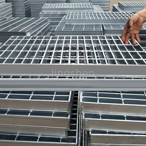 Industrial Rectangular Steel Grating, 255/30/100, Galvanized Welded Metal Grating, Suitable for Walkways, Platforms, and Ground Applications. photo-1