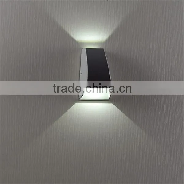 High Power Die-cast Aluminium Body and Clear Glass Diffuser LED2*1W in Black Unique Shape for Wall Decoration photo-3