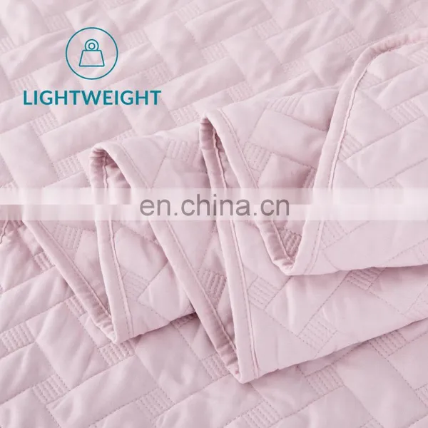 Fashion European And American Style King Bedroom Polyester Pink Adult Quilt Set photo-4