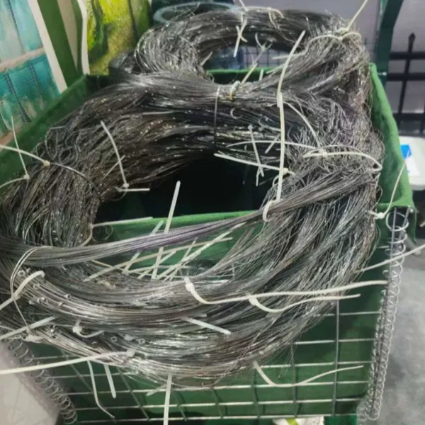 Putanka Wire Barrier Discrete Winding Tank Net Tank Defense Net Woven Metal Mesh Tank Barrier