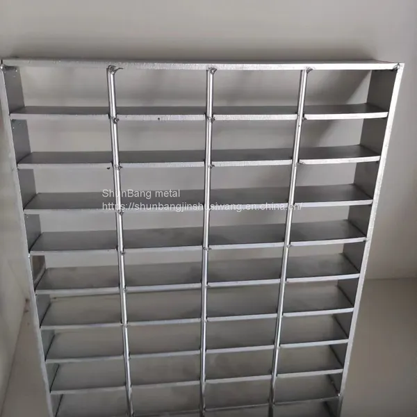 Hot Galvanized Steel Grating Step Board Customized Corrosion-resistant Steel Ladder Step Board for Steel Structure Ladder Pedal Stair Board photo-4