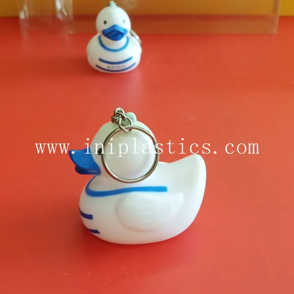 Item: Duck Key Chains Color:white Material:vinyl Size:about 5x6x7cm Logo Custom:available photo-3