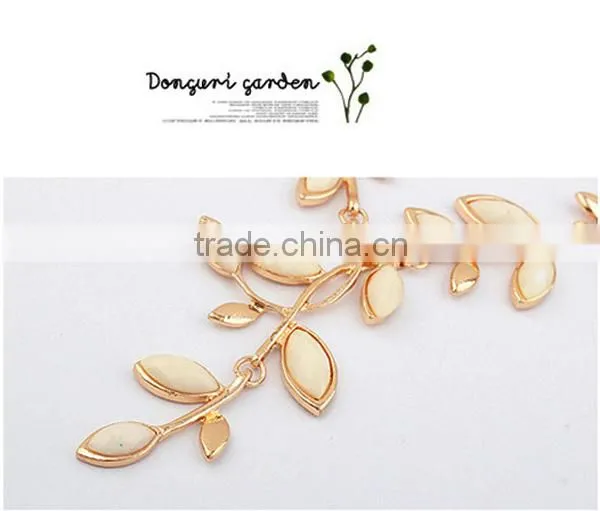 High Quality 2014 Fashion Asymmetric Necklace photo-2