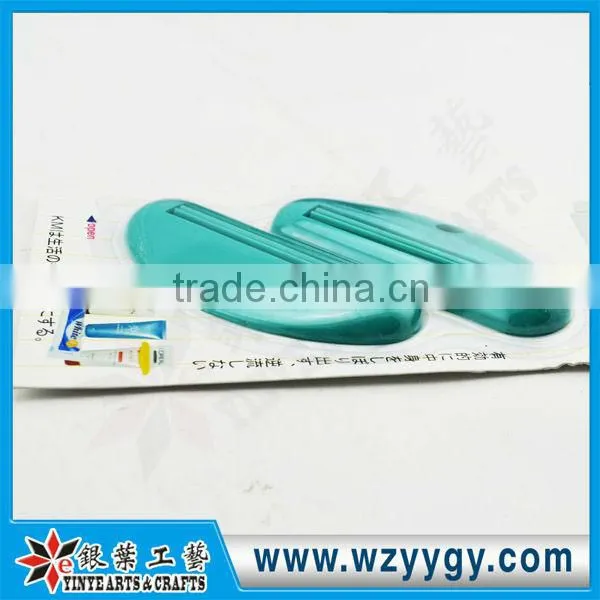 2013 NEW fashion toothpaste squeezer price