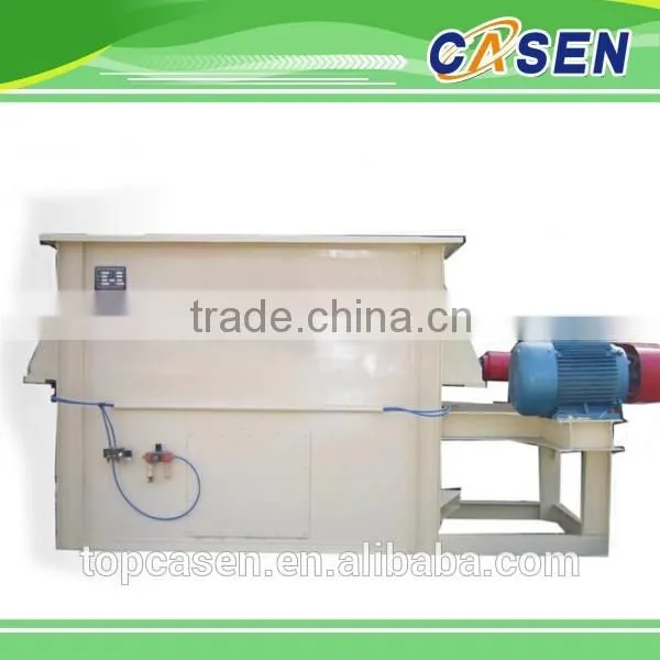 2015 High Output Animal Feed Mixer