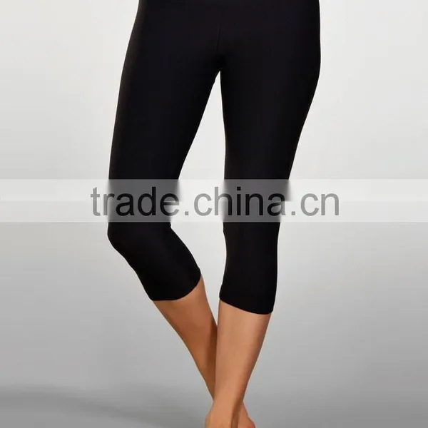Durable and Breathable Women's Yoga Capri Pant, Made of High Quality Fabric Nylon 87% Spandex 13% photo-2