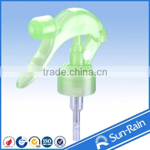 2016 Hot Sale Plastic Mini Trigger Sprayer for Home Garden photo-3