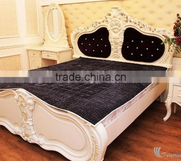 HAND EMBROIDERED BLANKET AND BED SHEET WITH PILLOW CASES photo-6