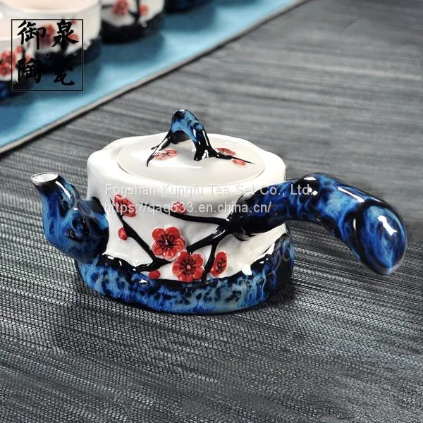 The Hand-painted Office Tea Set in the Pottery Kiln
