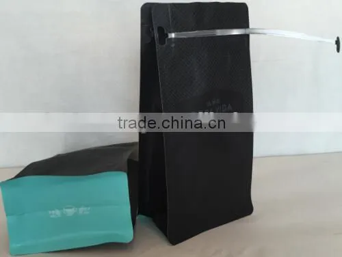 Standing Up Plastic Pet Food Packaging Bags With Pocket Zip photo-4