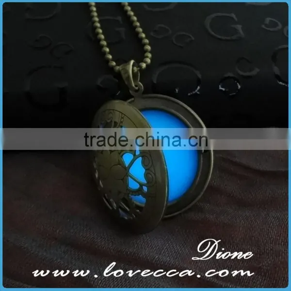 Handmade Night Light up Alloy Locket Glow Dark Necklace photo-3