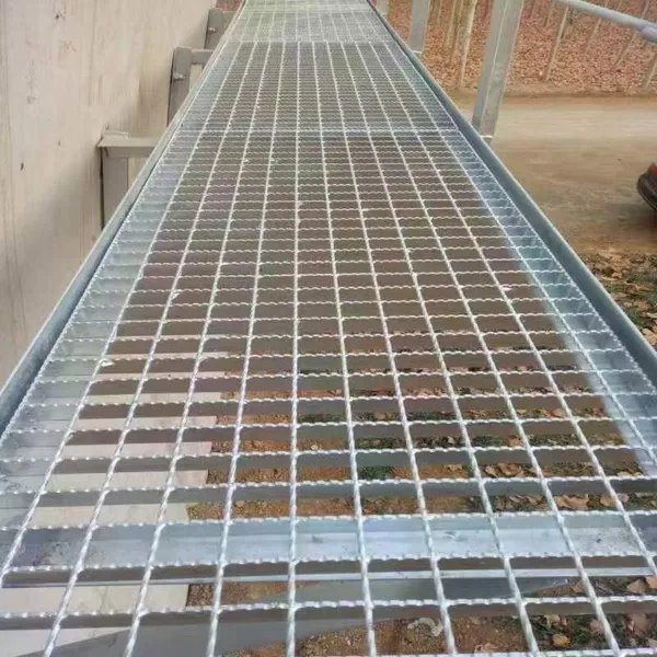 Industrial Flooring Hot Dipped Galvanized Steel Grating for Chemical Plants photo-4