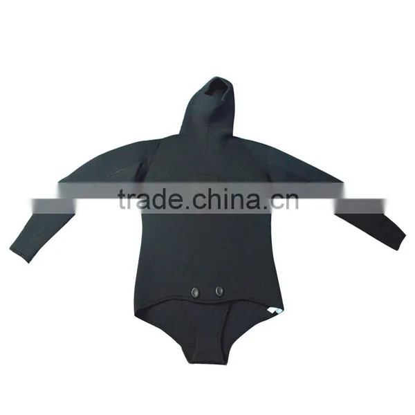 a Wetsuit to Accommodate Spearfishing With Hood photo-3