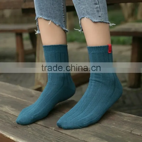 Zm21801a Pure Color Wholesale Women Winter Socks photo-3