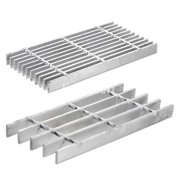 Industrial rectangular steel grating, 255/30/100, galvanized welded metal grating, suitable for walkways, platforms, and ground applications.
