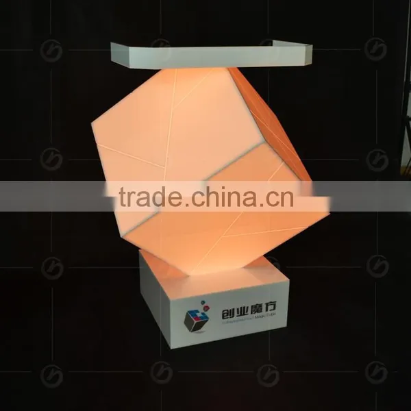 Customized Rubik Cube Shape Clear Acrylic Speech Lectern for Business Supplier's Choice photo-4
