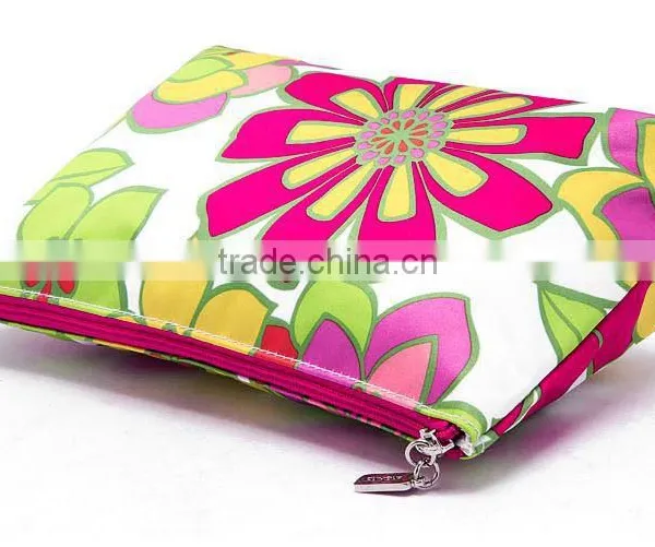 Promotional Charming Printed Flower Cosmetic Bags for Women photo-3