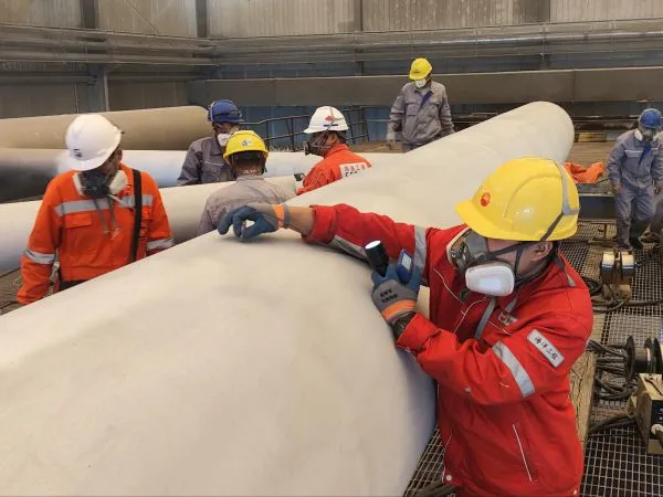 Anti Corrosion Construction of Oil Pipeline in the Oil Torch Tower of Petro Pak Oil Company photo-4