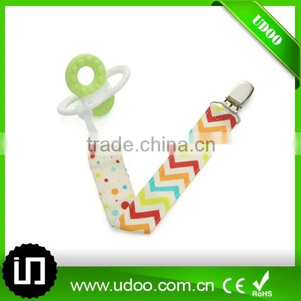 2016 Latest Plastic Baby Pacifier Clip photo-4