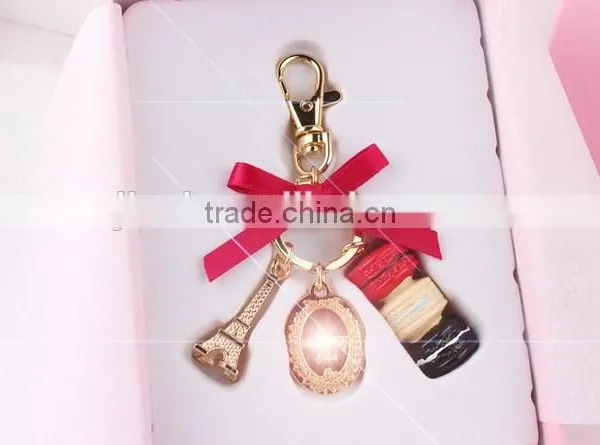 High Quanlity Fashion Key Chain Boutique in Paris, France Eiffel Tower Cake Influx of Goods Macarons Metal Keychain With Box photo-5