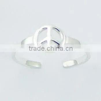 Polished Sterling Silver Peace Symbol Toe Ring