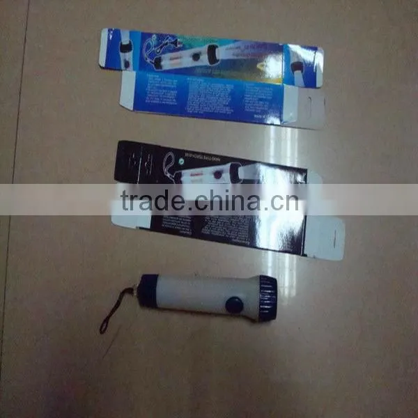 Glow in the dark shaking flashlight
