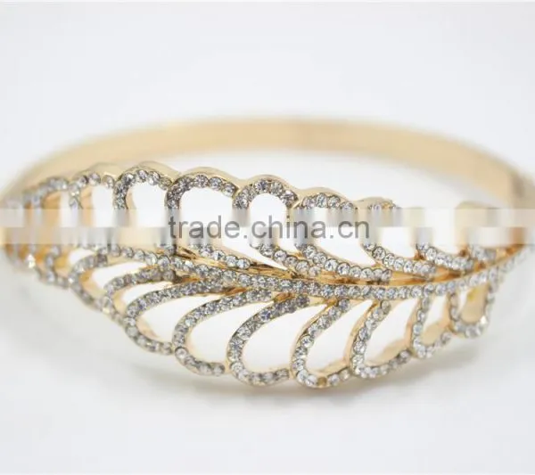 Gold Plated Fashion Design Feather Metal & White Diamond Open Cuff Bangle Bracelet For Women Gift For 2016New Intrend style