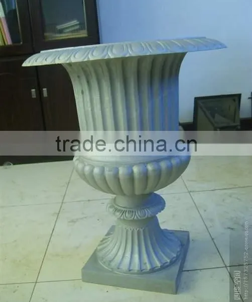 Beautiful Outdoor Cast Iron Garden Flower Pot in China photo-3