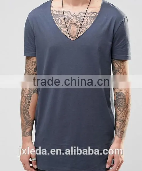 Men Fashion Street Wear Hip Hop Design Super Longline Raw V-neck T-shirt OEM Custom photo-3