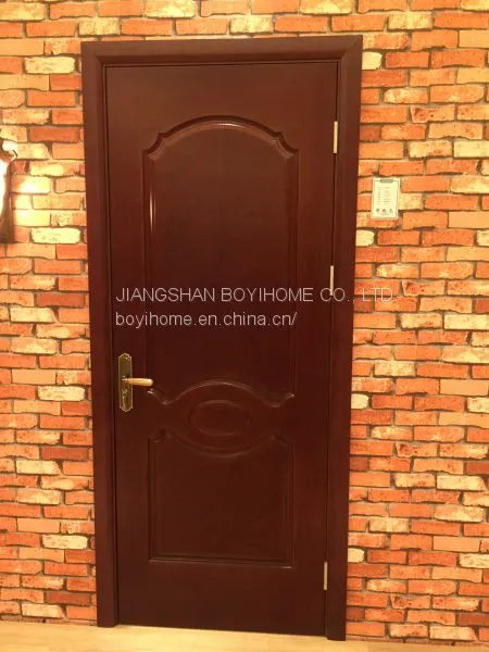 Дверь из древесной шпонки