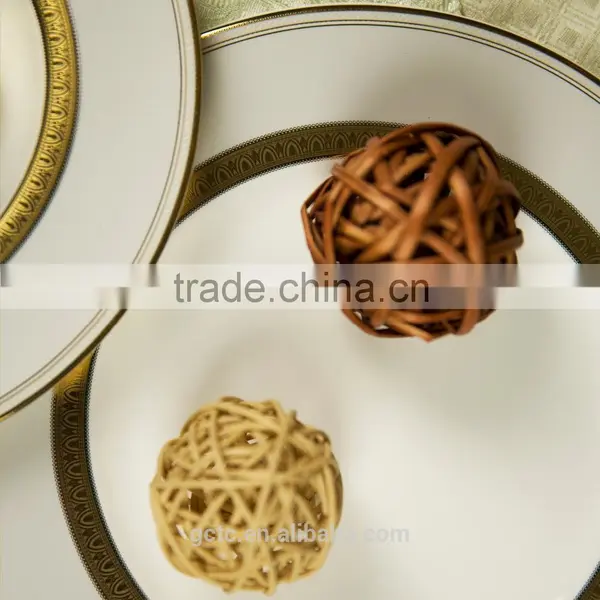 Bone China 20pcs Dinnerware Set With "AN" Design photo-6