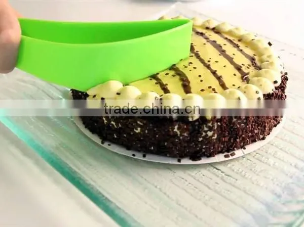 KH Quick Delivery Time Useful Plastic Cake Server photo-2