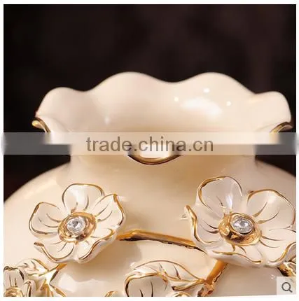 Luxury European Round Gold Table Ceramic Vase for Wholesale photo-3