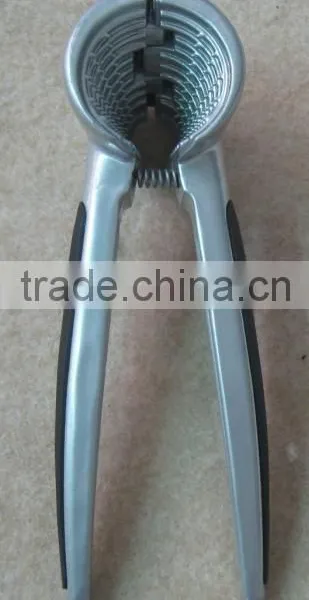 nut cracker,walnut cracker