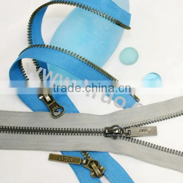 Metal Zipper/Nylon Zipper/Resin Zipper