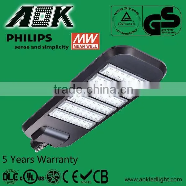 TUV DLC UL Certified Photocell 62000 Hours Lifespan 5000K Color Temperature 240 Watt LED Street Light