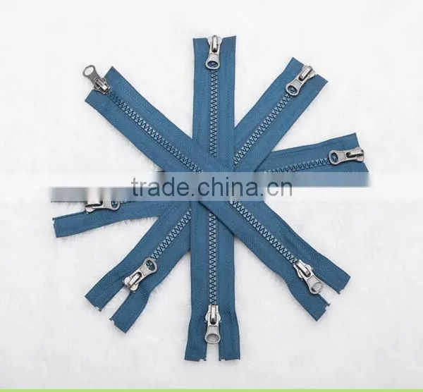 2016 High Quality Plastic Zipper