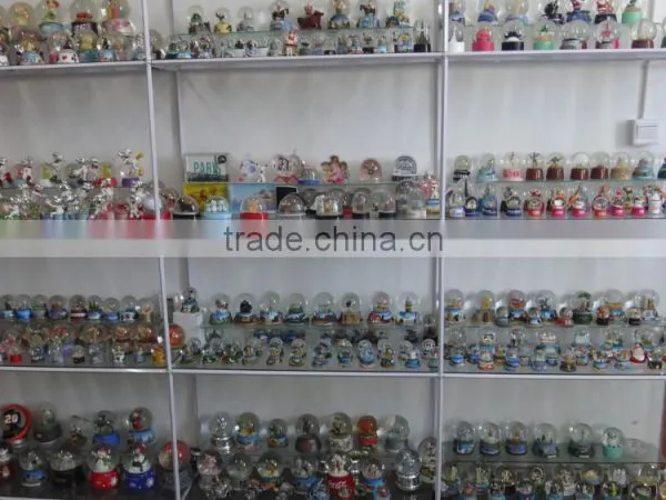 Polyresin Souvenir Snow Globe Cheap Snow Globe photo-5