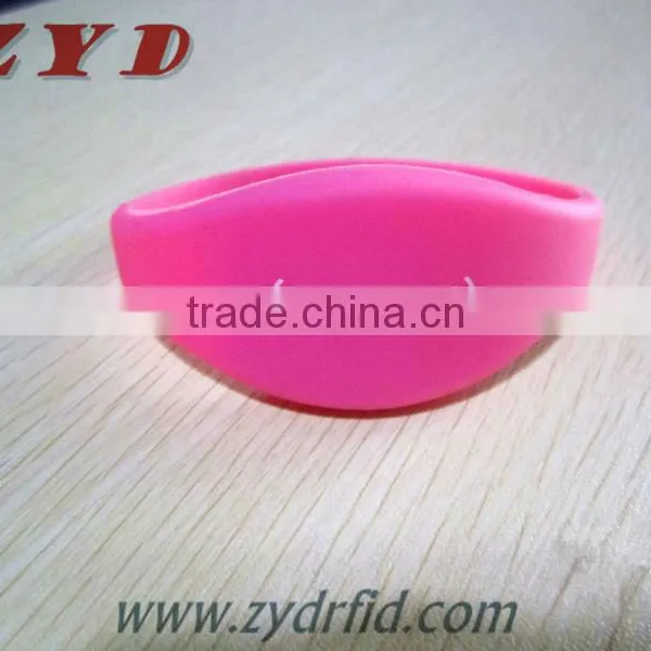 NFC LF125KHz RFID Cheap Printed Silicone Smart Wristband photo-4