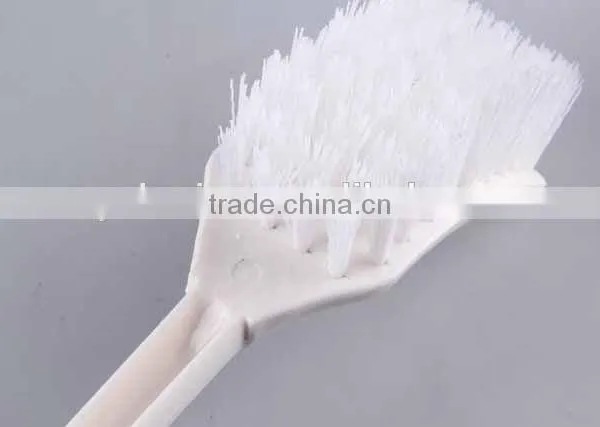 Curved Plastic Cleaning Brush photo-5