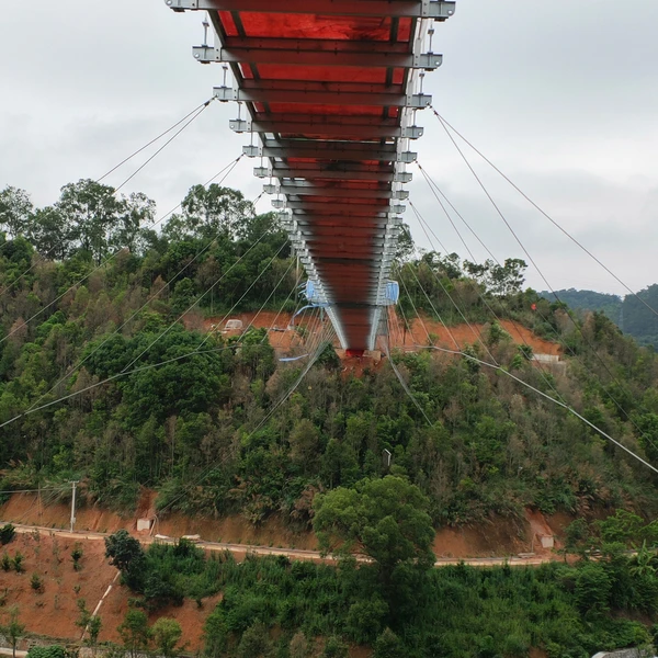 3d Glass Suspension Bridge Factory Direct Sales Hanging Bridge photo-3