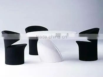 Parabel Round Shape Fiberglass Material Restaurant Table