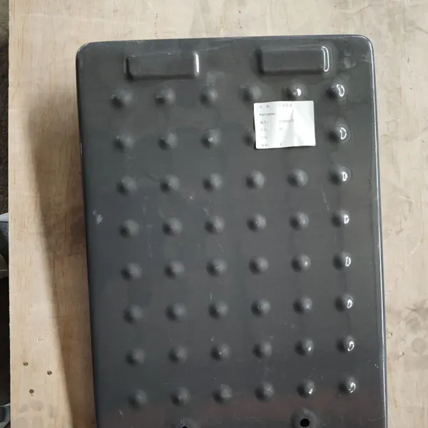 High Quality XCMG Spare Part Left Water Tank Cap Part No.252904973 photo-4