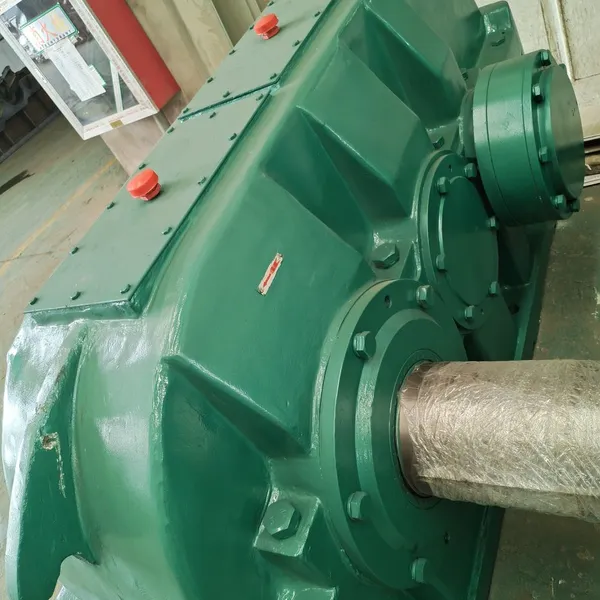 Energieeffizienter Kegel-Zylinderradgetriebe DCY315 mit stabiler Laufleistung, Getriebe für Zementwerke photo-2