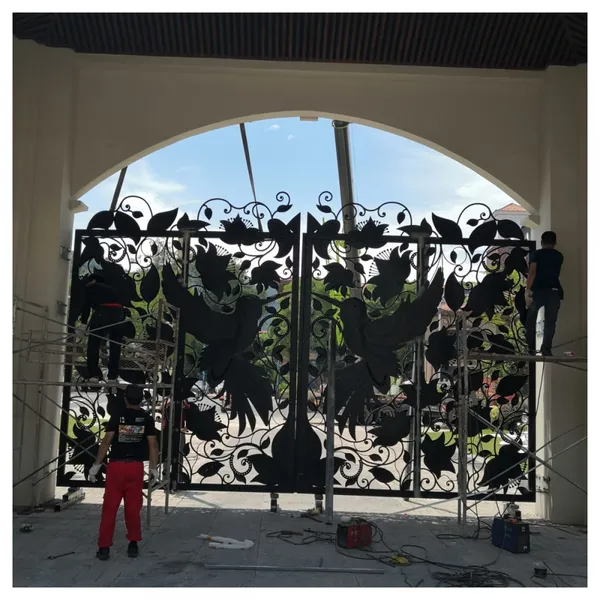 China Wrought Iron Gates Aluminum Gate Design For Home photo-4
