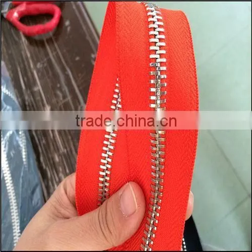 Good Quality Handbag With NO.5 Flesh Red Metal Zippers With EU REACH SVC CARTIFIED photo-4