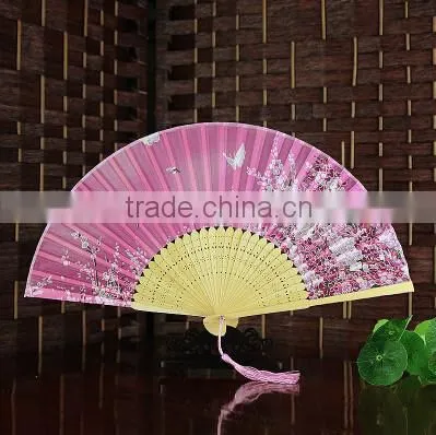 China Plastic Hand Fan/Embroidered/ Ladys Silk Dance Fan for Event Party Supplies photo-2